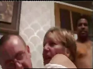 Un giovane affascina ...