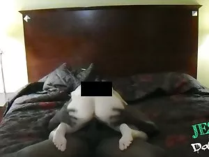 Una ragazza dai cape ...
