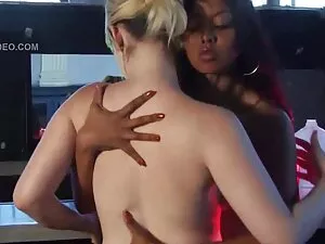 Juzi piace video por ...