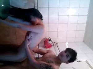 Latina con xxx tette ...
