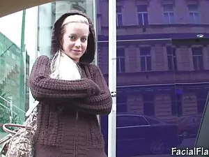 Bionda succhia poliz ...