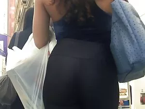 Nudo, seducente e vi ...